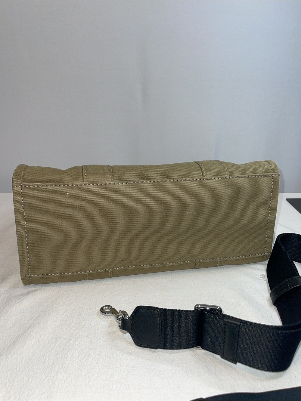 Marc Jacobs The Tote Bag Medium Canvas Tote Crossbody Khaki/Olive - Picture 8 of 8